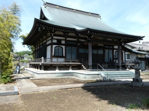 令和4年5月10日、三鷹の大澤山 龍源寺へ二ヶ月遅れで、春彼岸のお墓参りに参りました。