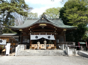 令和７年（2025年）３月３０日、天然理心流勇武館は、近藤勇のふるさと、調布の布多天神社にて、今年初めての奉納演武を行いました。