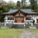 令和7年(2025年)4月25日、天然理心流勇武館は、会津天寧寺、米沢高國寺にて行われました近藤勇追善供養墓前祭に参列させていただきました。