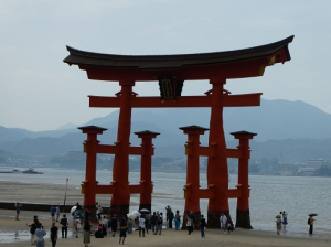 令和７年（2025年）６月７日～８日、勇武館は、第３０回記念宮島嚴島神社奉納古武道演武大会に参加させていただきました。